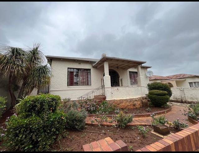 5 BEDROOM HOUSE FOR SALE IN ORANGE GROVE